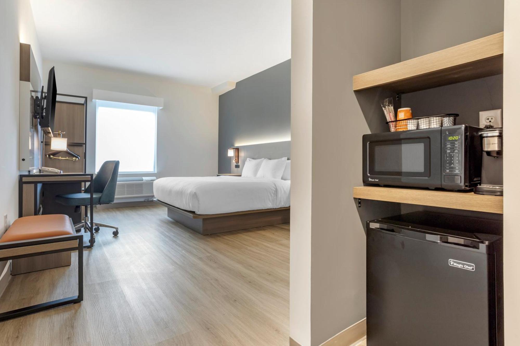 Comfort Inn & Suites Newark Liberty International Airport 外观 照片