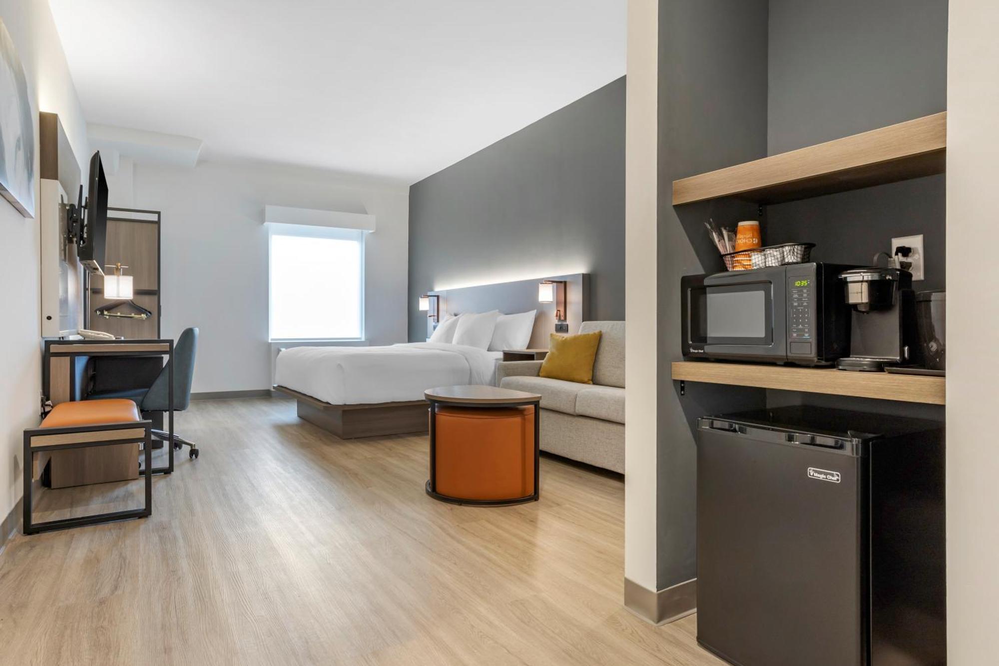 Comfort Inn & Suites Newark Liberty International Airport 外观 照片