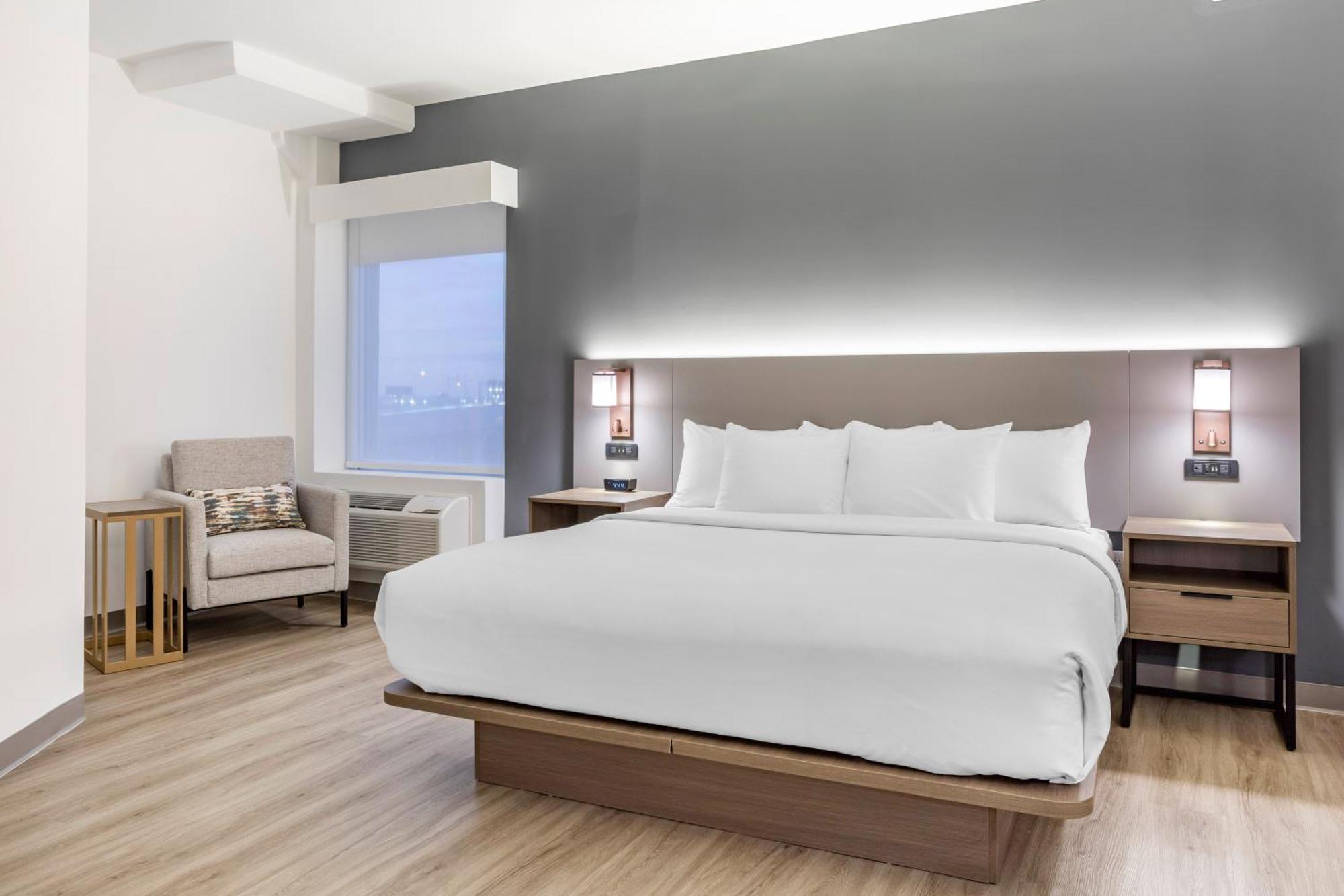 Comfort Inn & Suites Newark Liberty International Airport 外观 照片