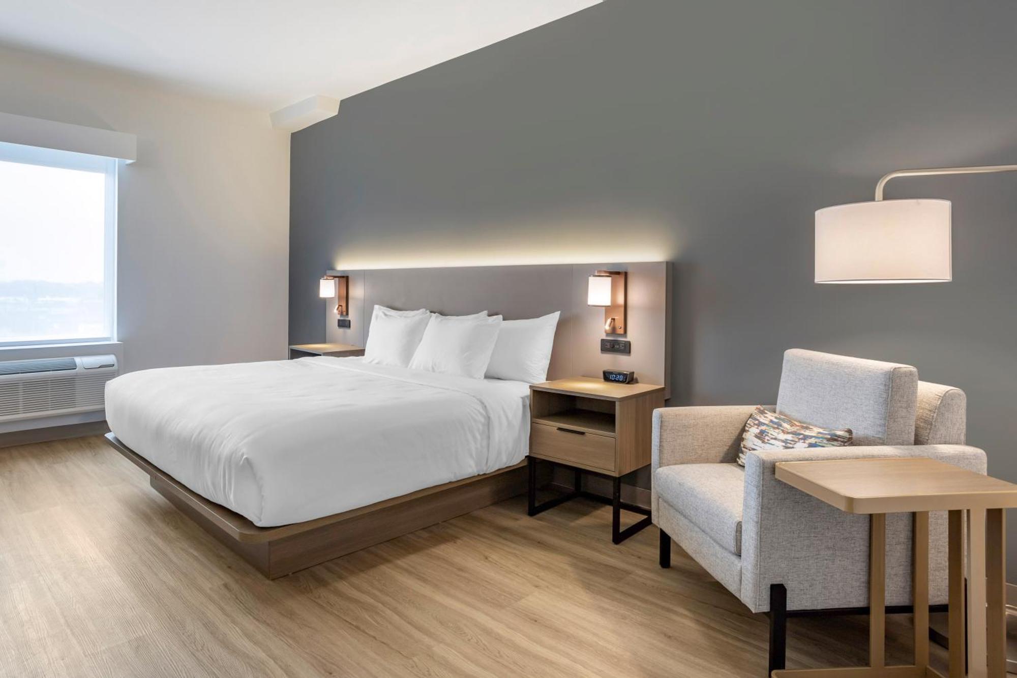 Comfort Inn & Suites Newark Liberty International Airport 外观 照片