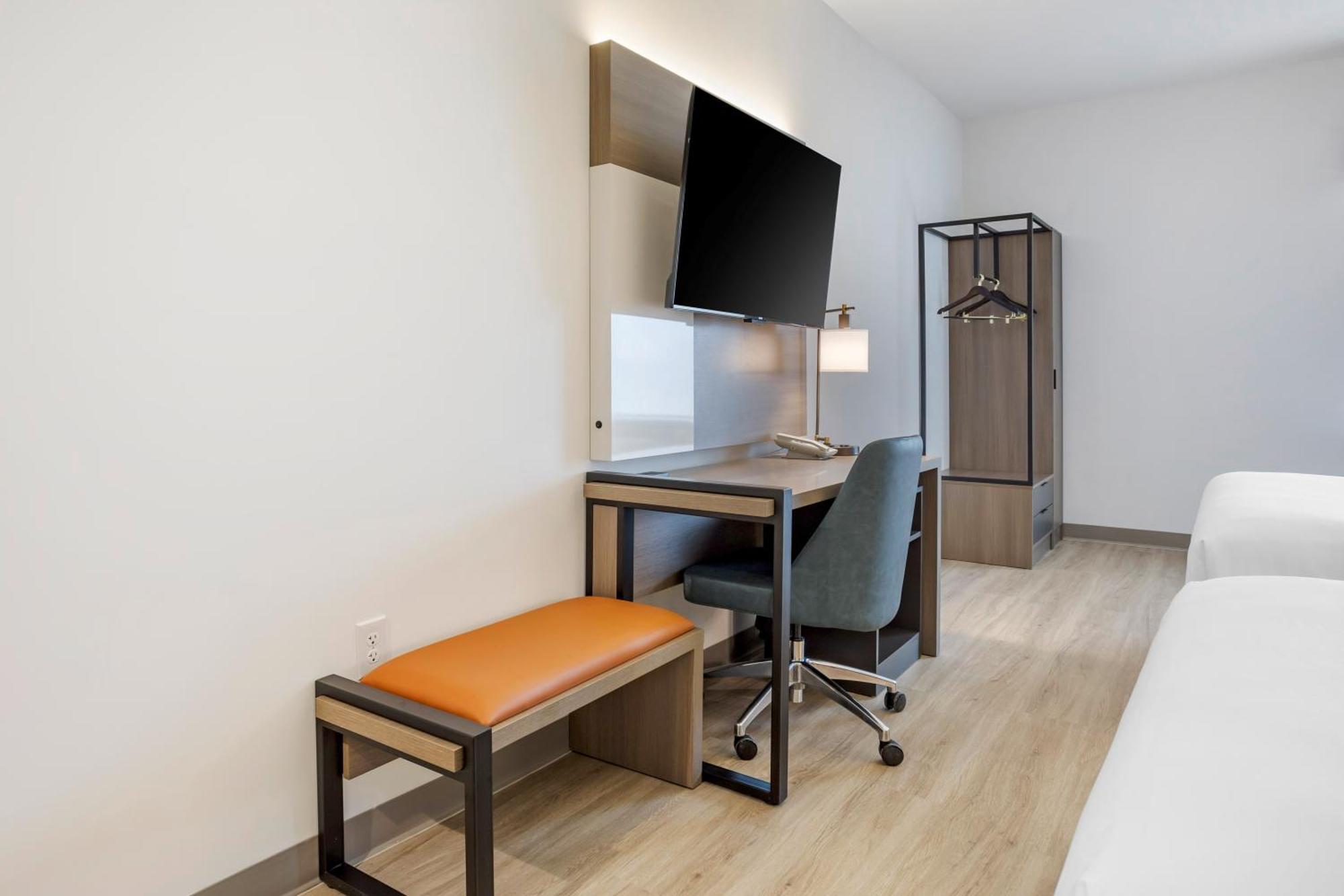 Comfort Inn & Suites Newark Liberty International Airport 外观 照片
