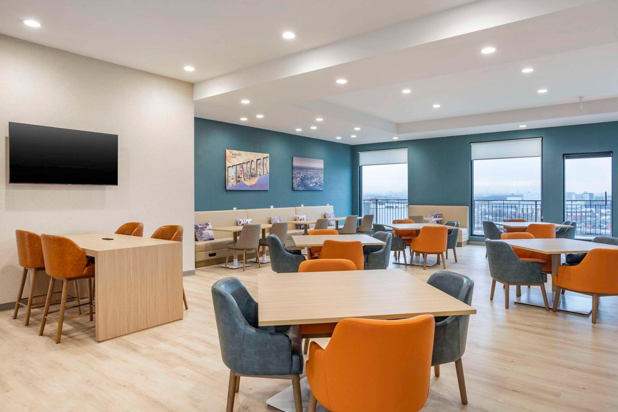 Comfort Inn & Suites Newark Liberty International Airport 外观 照片