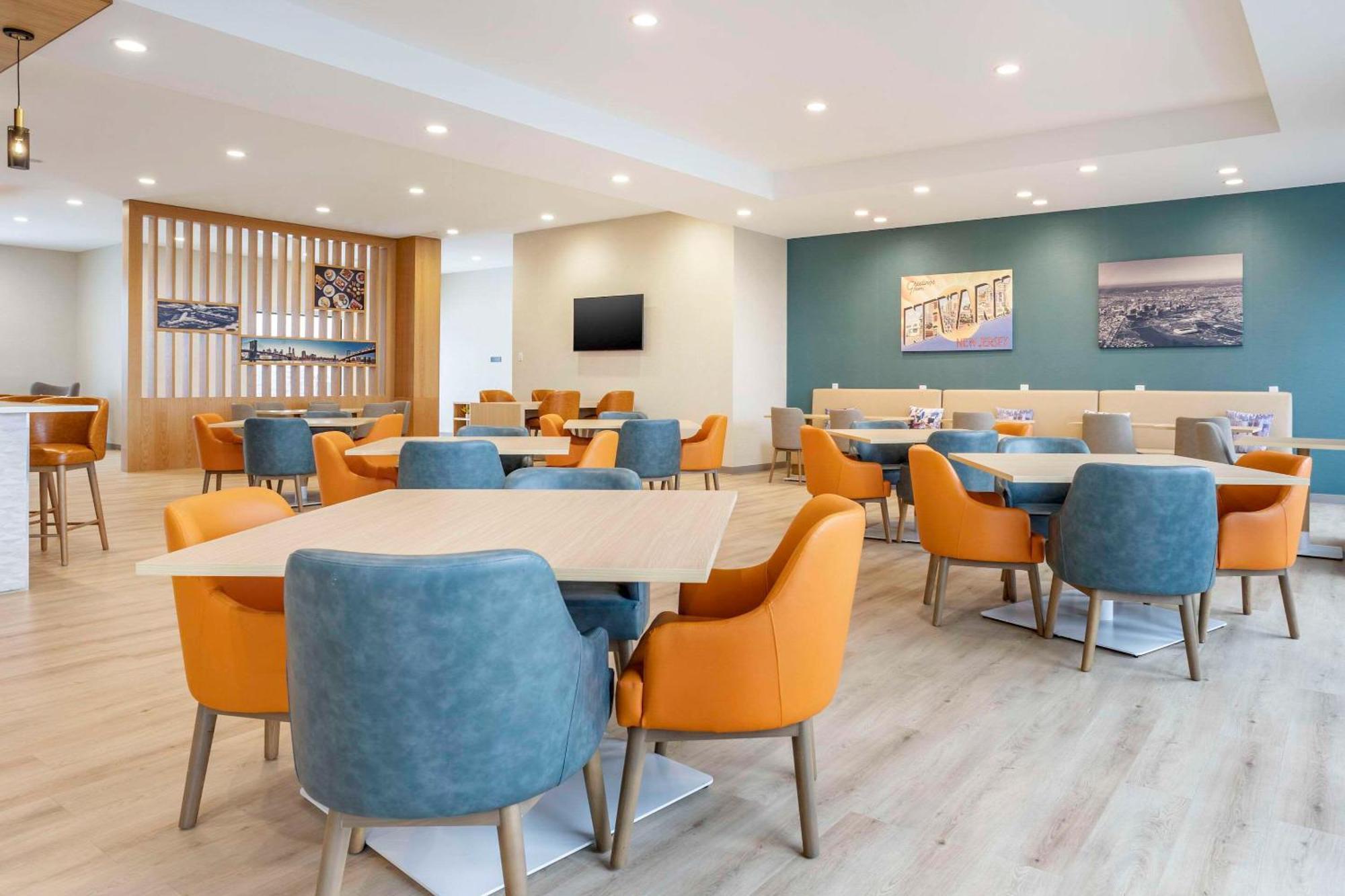 Comfort Inn & Suites Newark Liberty International Airport 外观 照片
