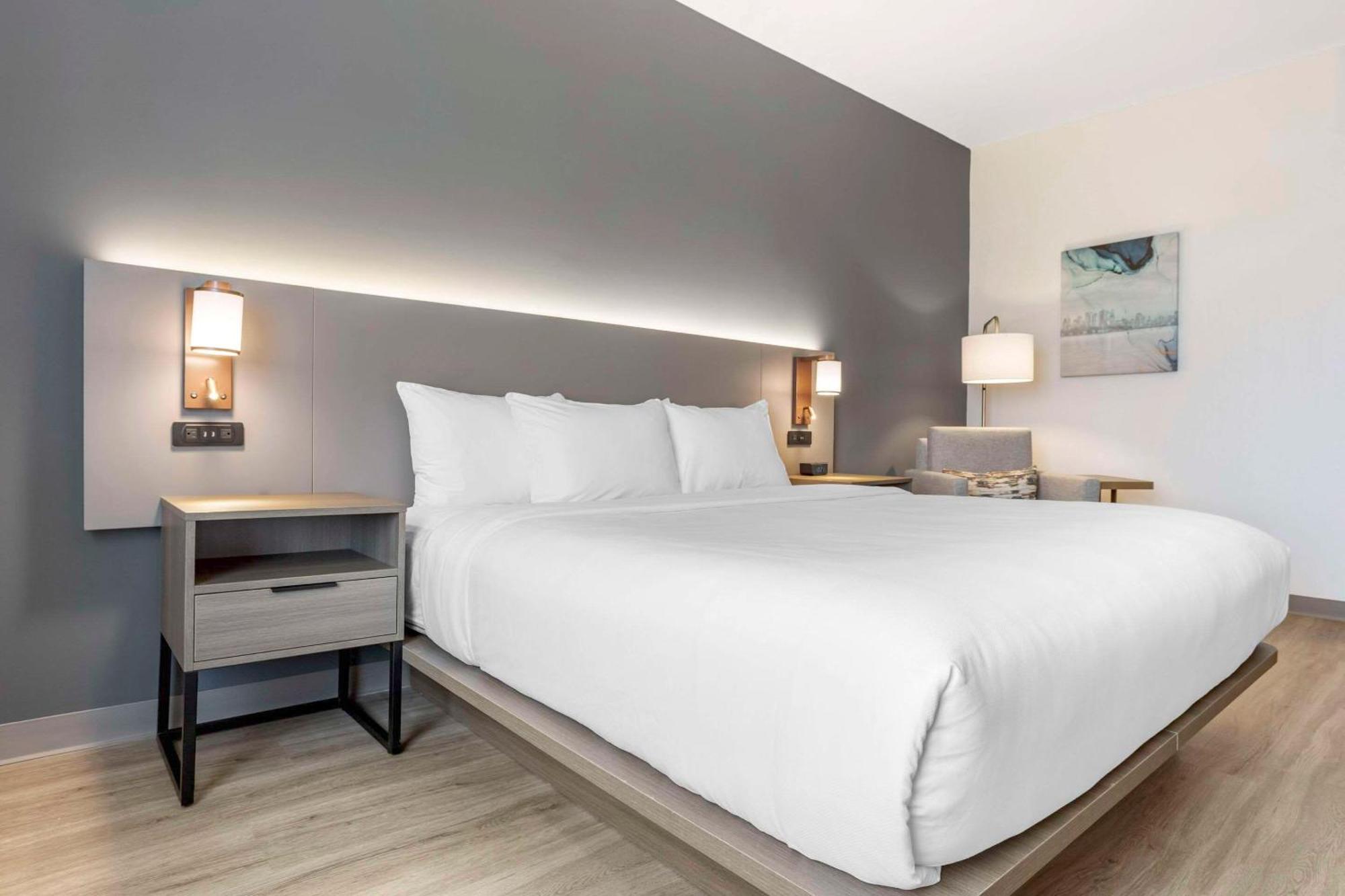 Comfort Inn & Suites Newark Liberty International Airport 外观 照片