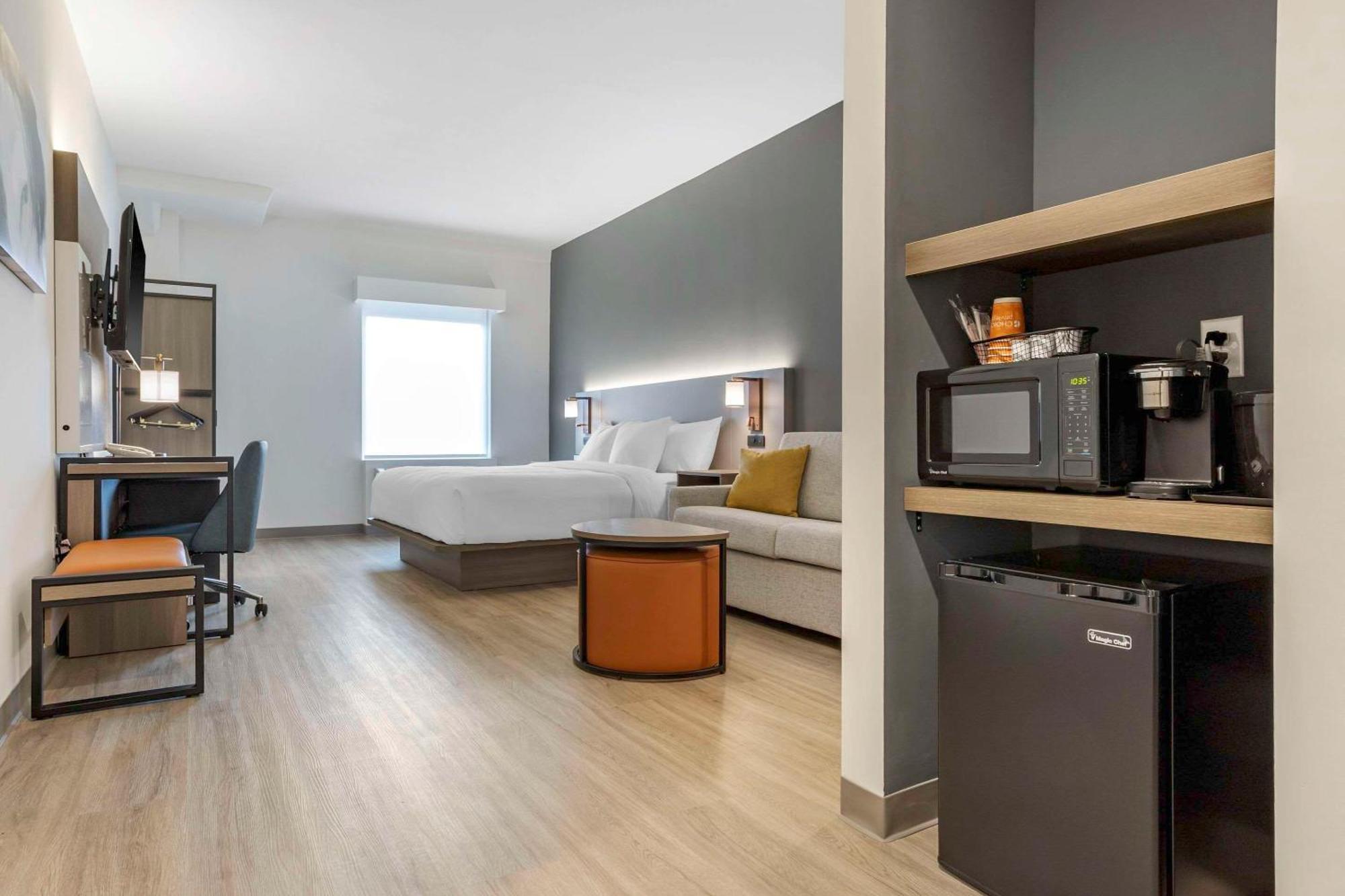 Comfort Inn & Suites Newark Liberty International Airport 外观 照片