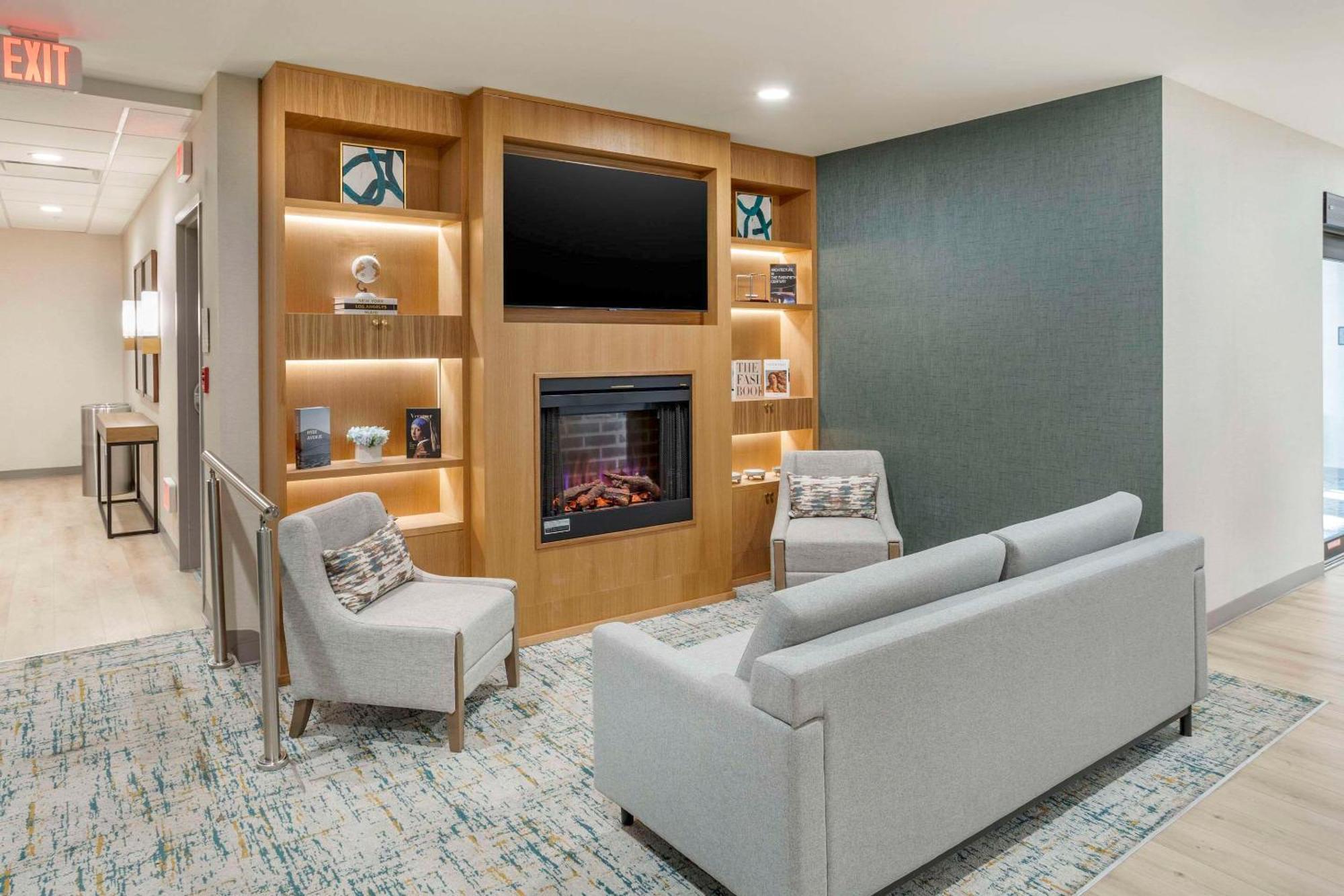 Comfort Inn & Suites Newark Liberty International Airport 外观 照片
