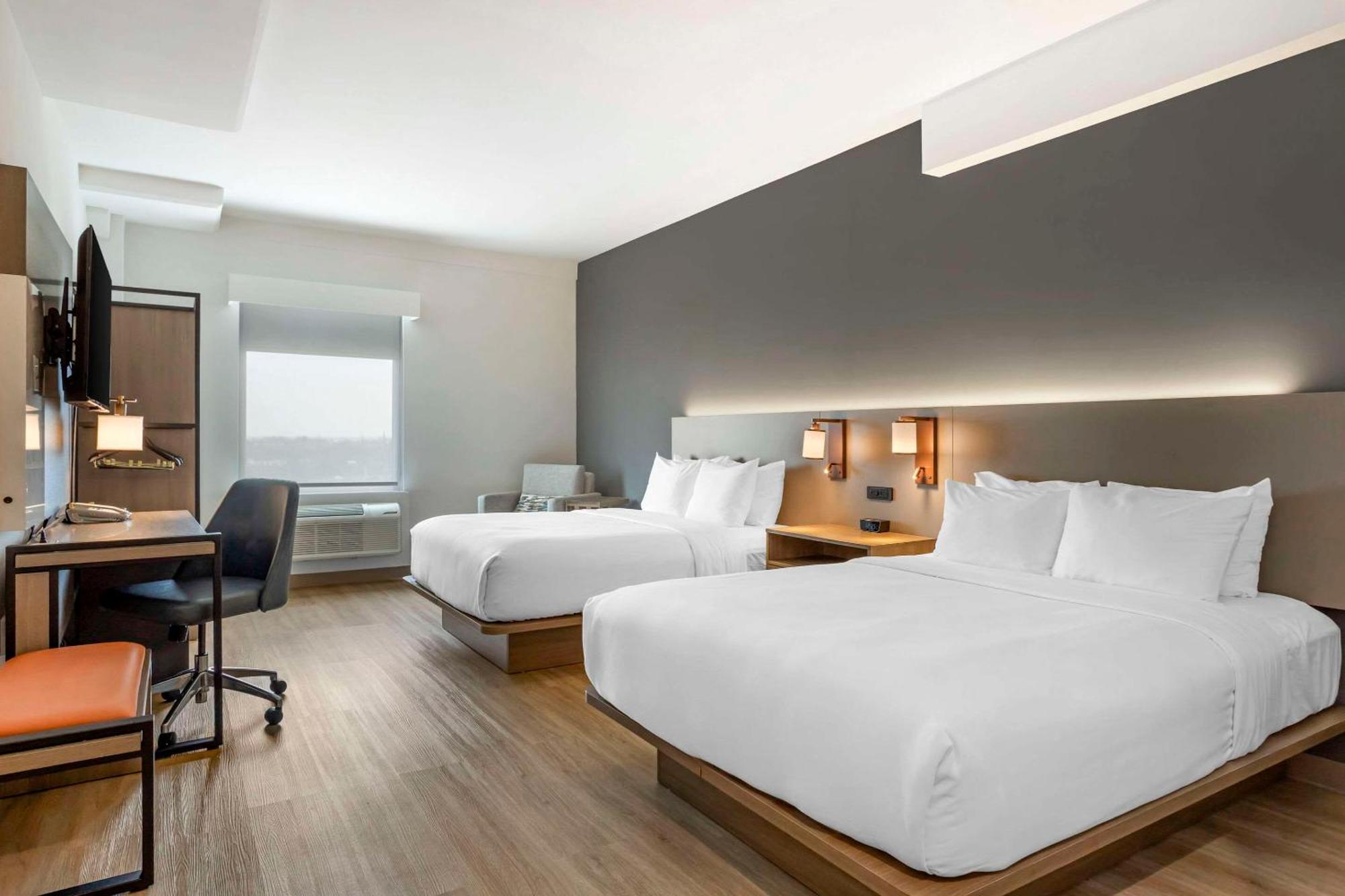 Comfort Inn & Suites Newark Liberty International Airport 外观 照片