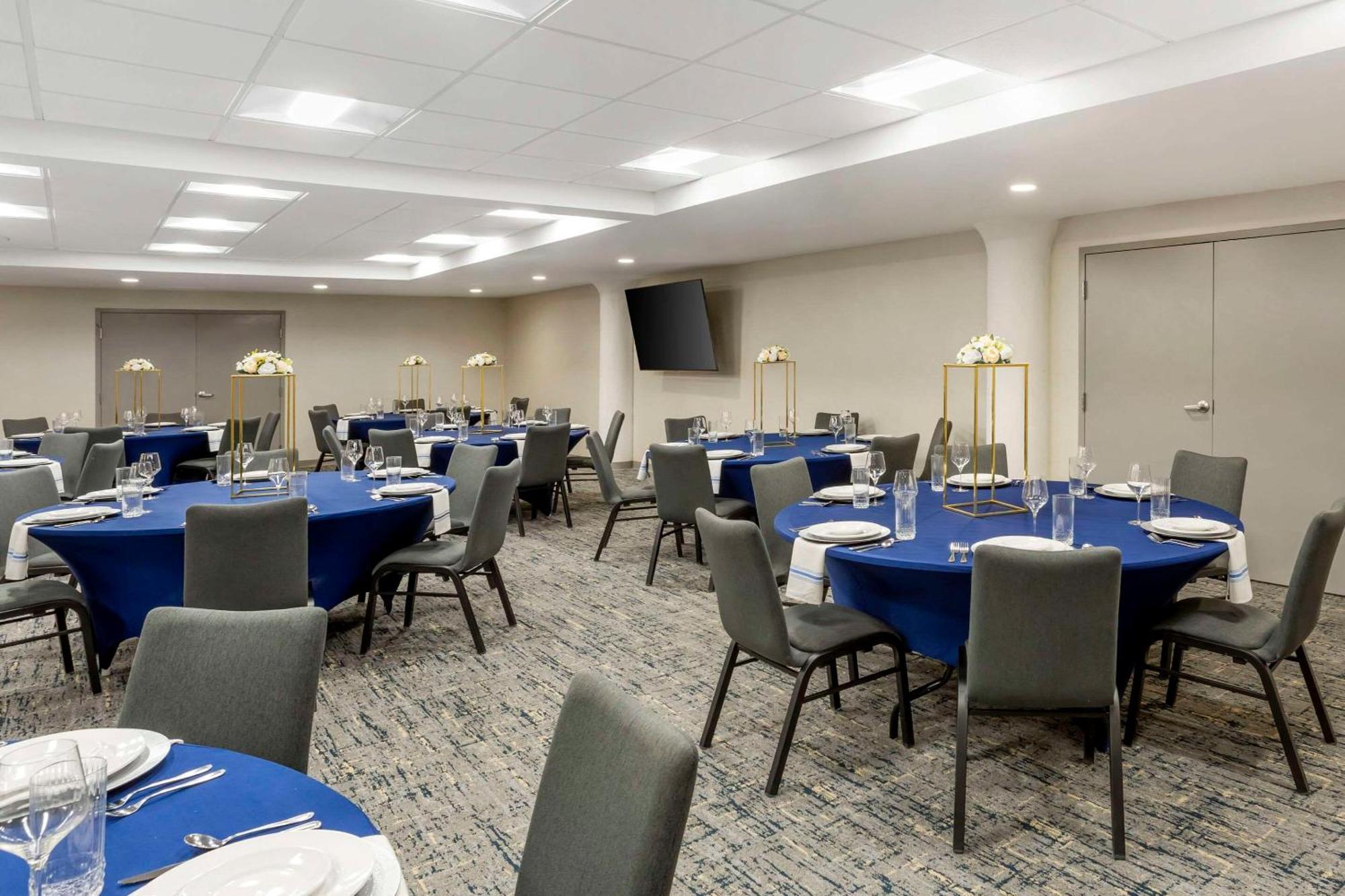 Comfort Inn & Suites Newark Liberty International Airport 外观 照片